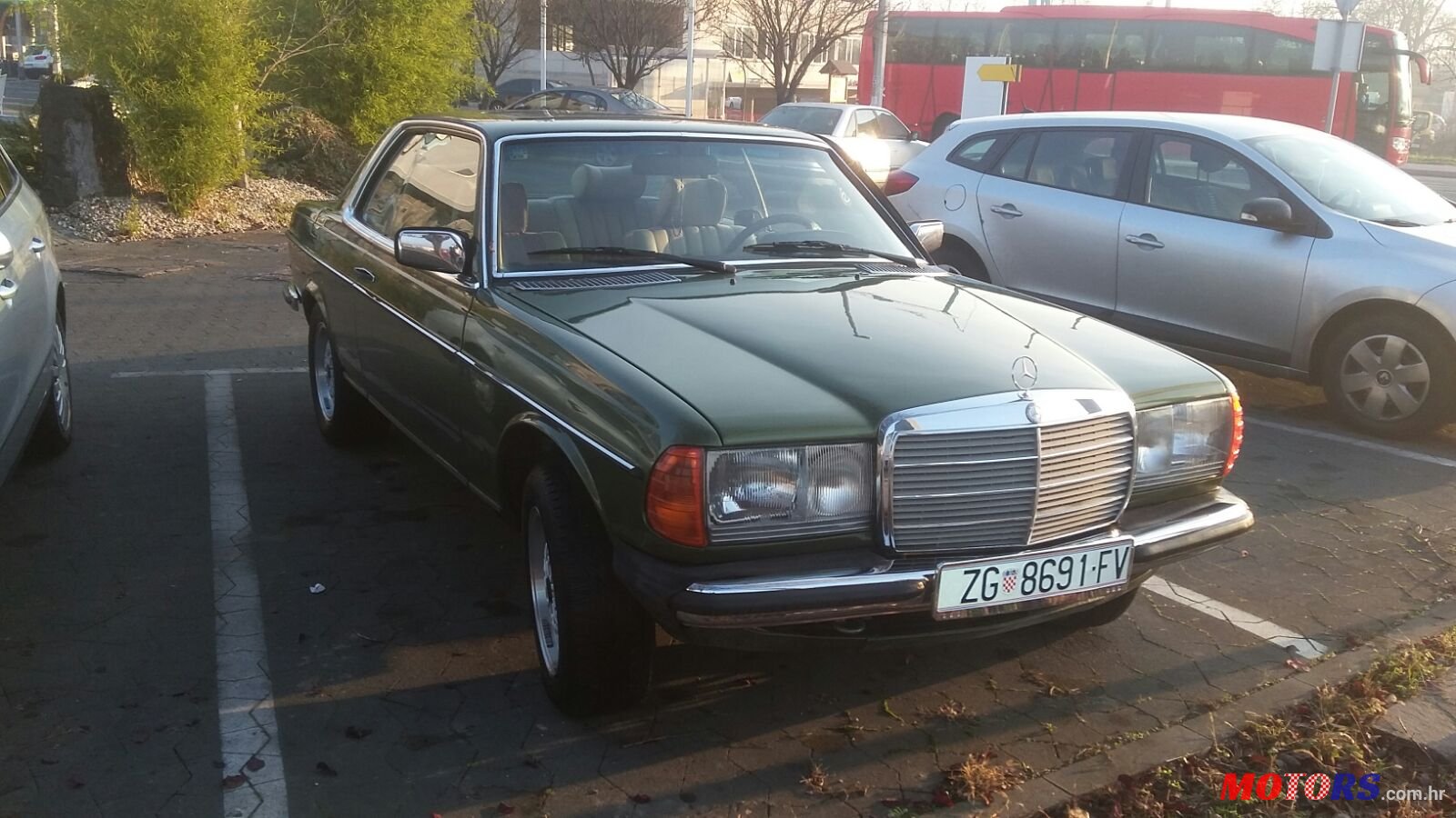 1984' Mercedes-Benz 230 photo #1