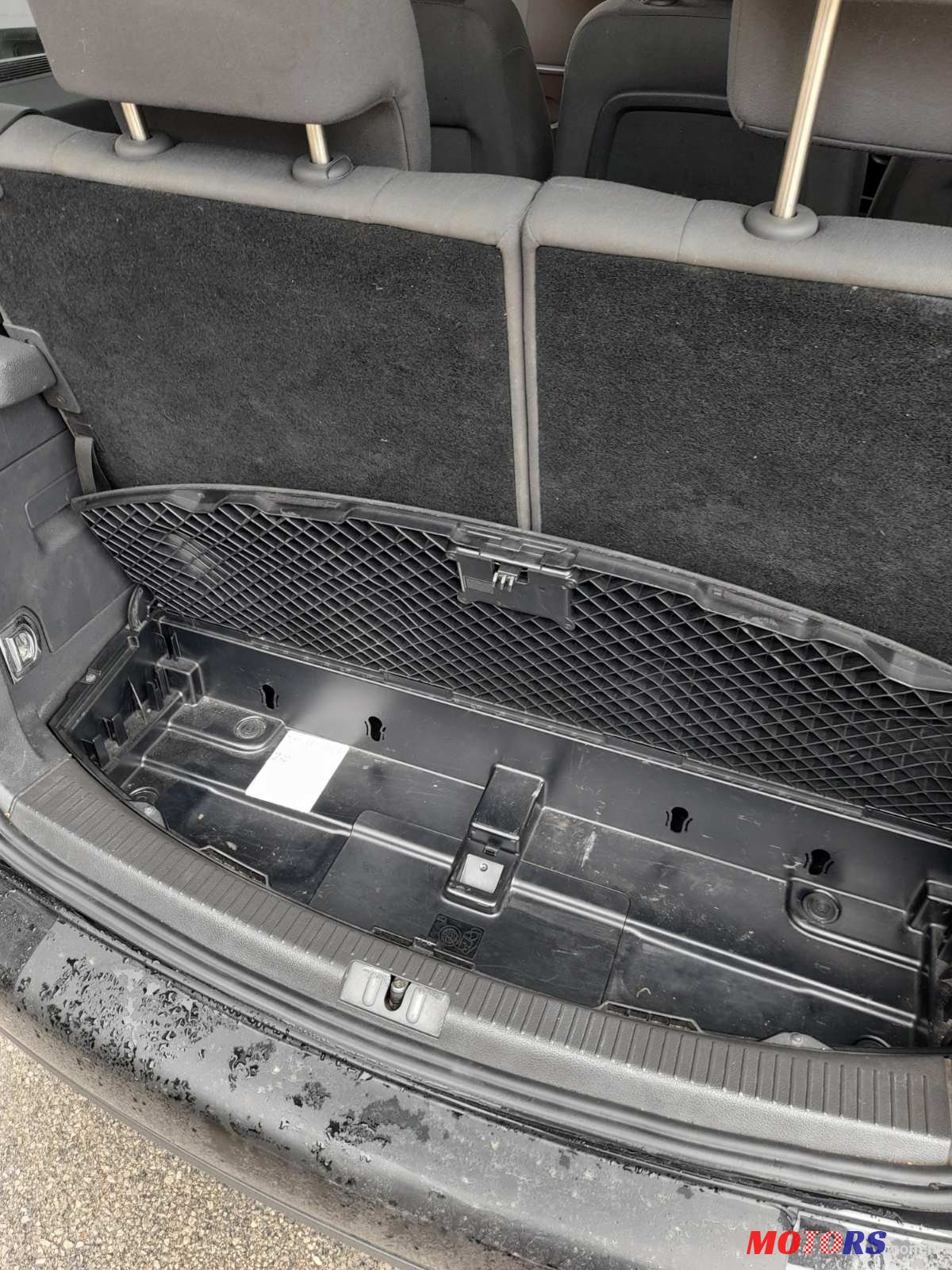 2009' Volkswagen Touran photo #6