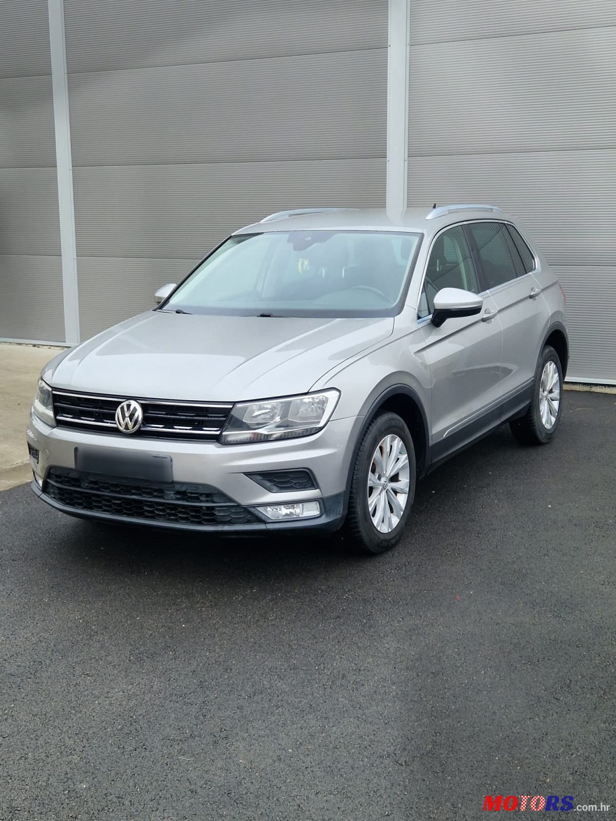 2016' Volkswagen Tiguan photo #1