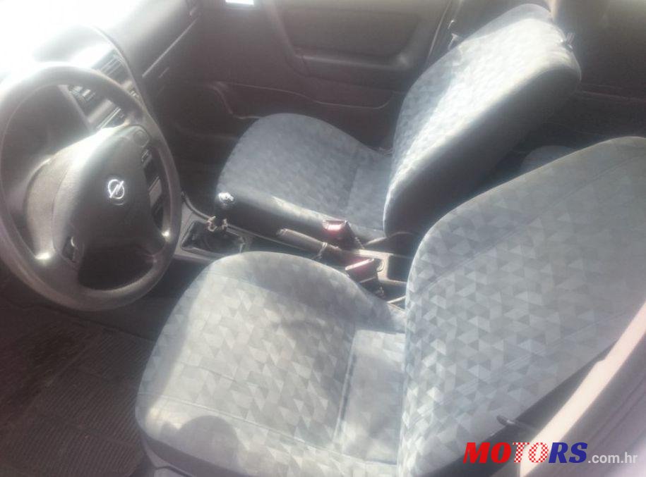 2001' Opel Astra Caravan 1,4 16V photo #2