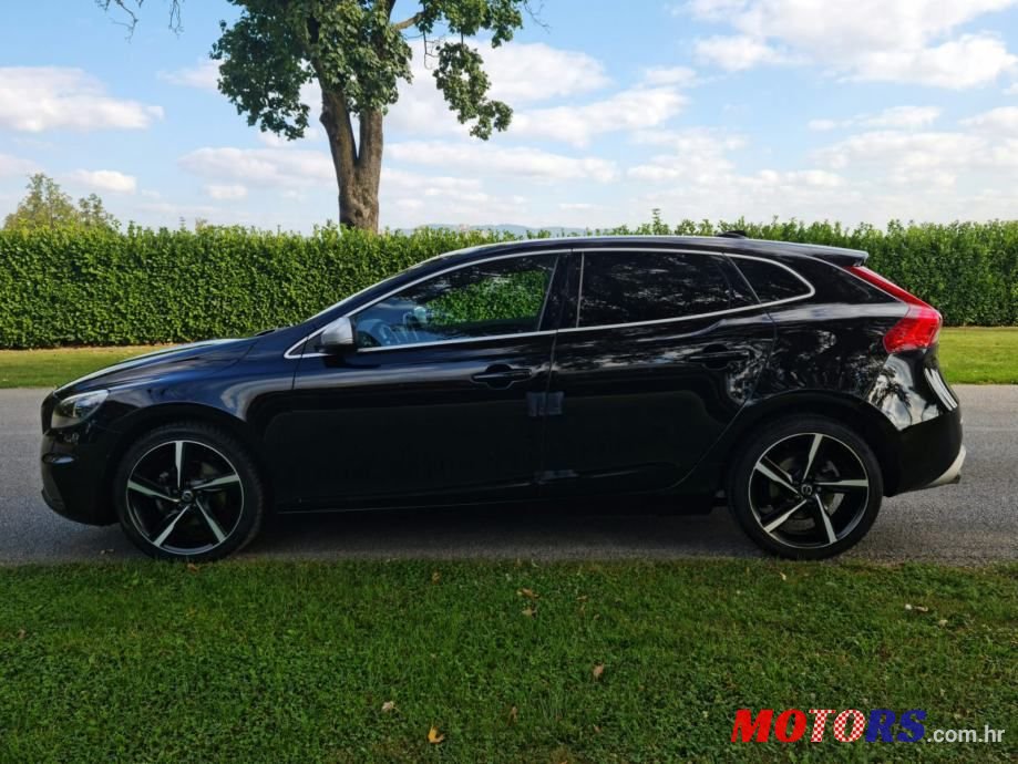 2015' Volvo V40 D2 88G photo #6