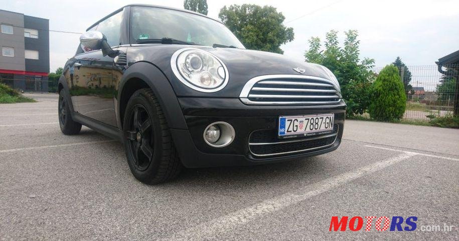 2009' MINI Cooper Cooper D photo #2
