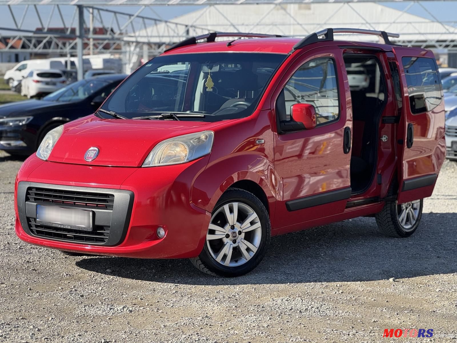 2011' Fiat Qubo photo #3