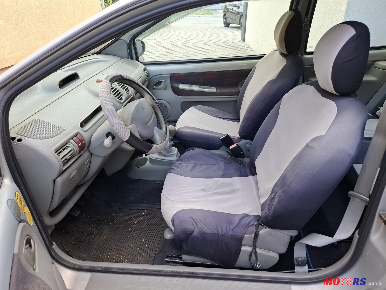 2002' Renault Twingo 1,2 photo #5