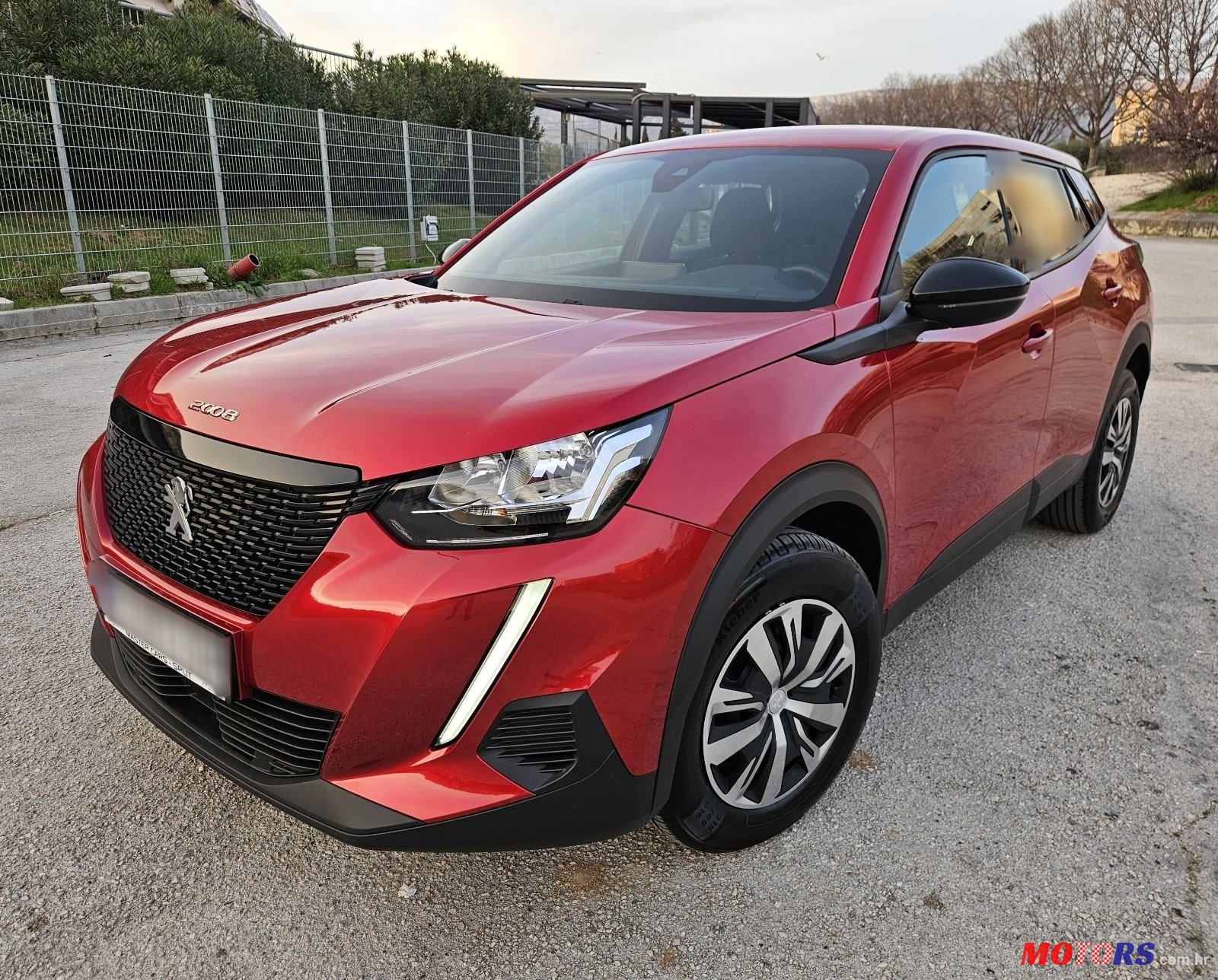 2023' Peugeot 2008 1,2 photo #1