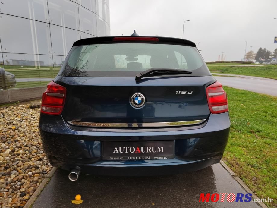 2011' BMW Serija 1 118D photo #3