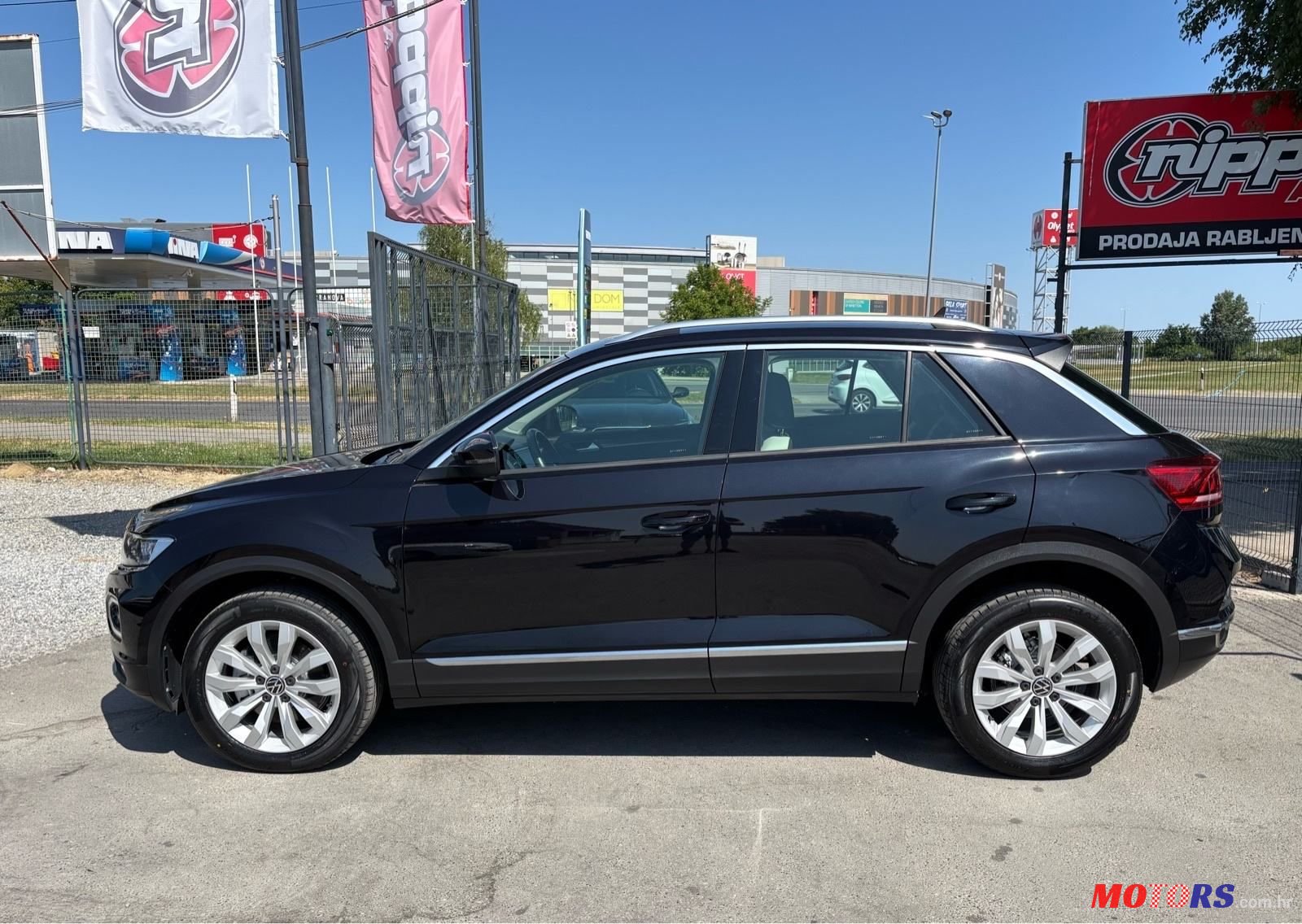 2021' Volkswagen T-Roc 2,0 photo #3