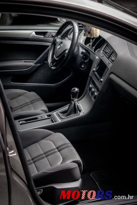 2015' Volkswagen Golf 7 Golf R photo #6