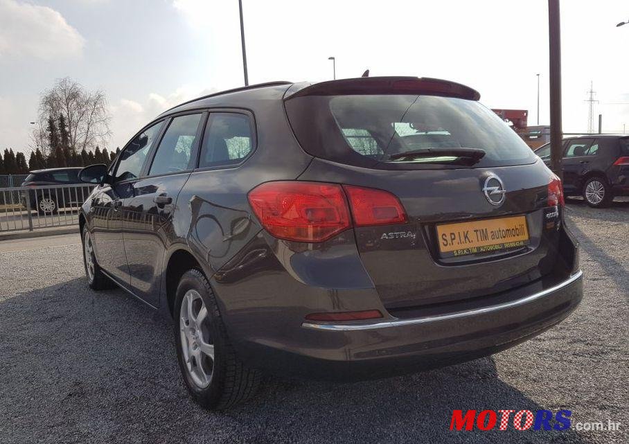 2013' Opel Astra Karavan 1,7 Cdti photo #2