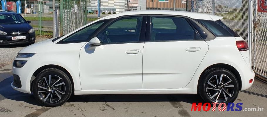 2017' Citroen C4 Picasso photo #2