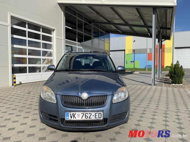 2008' Skoda Fabia Combi photo #3