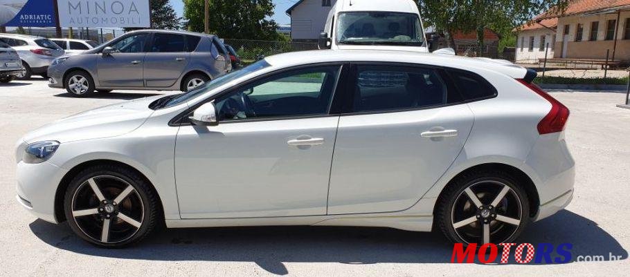 2012' Volvo V40 D2 photo #1