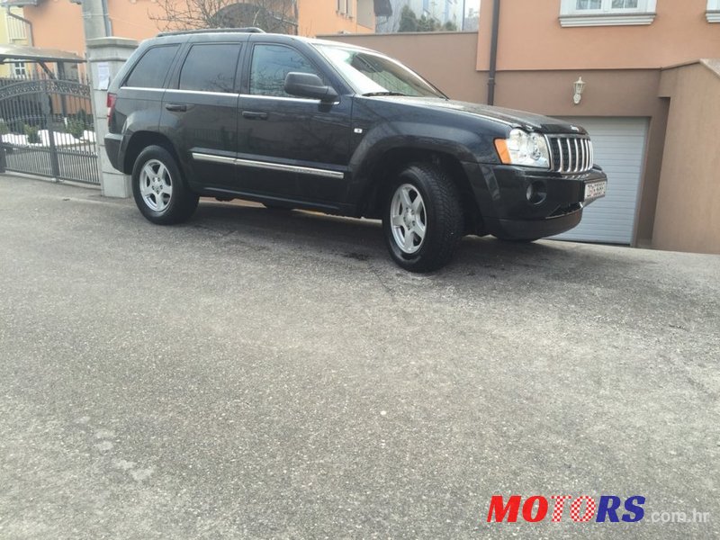 2005' Jeep Grand Cherokee photo #1