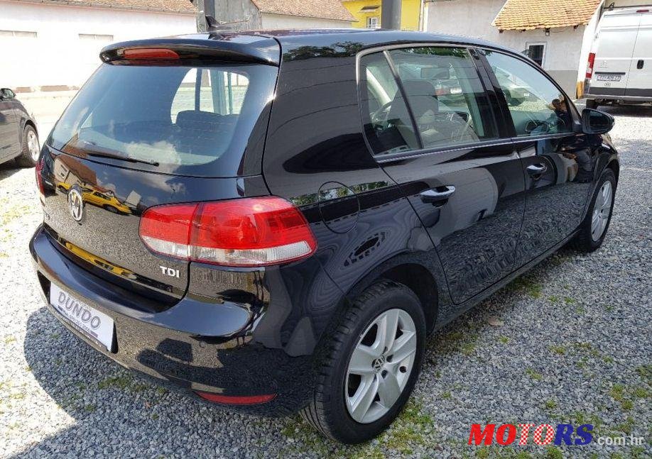 2010' Volkswagen Golf VI 1,6 Tdi photo #2