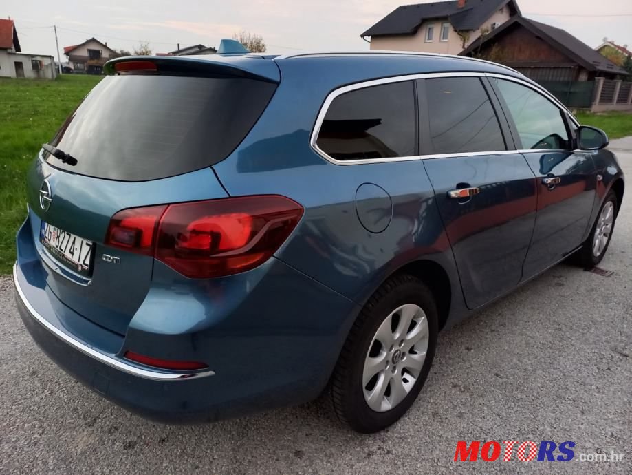 2016' Opel Astra Karavan photo #5