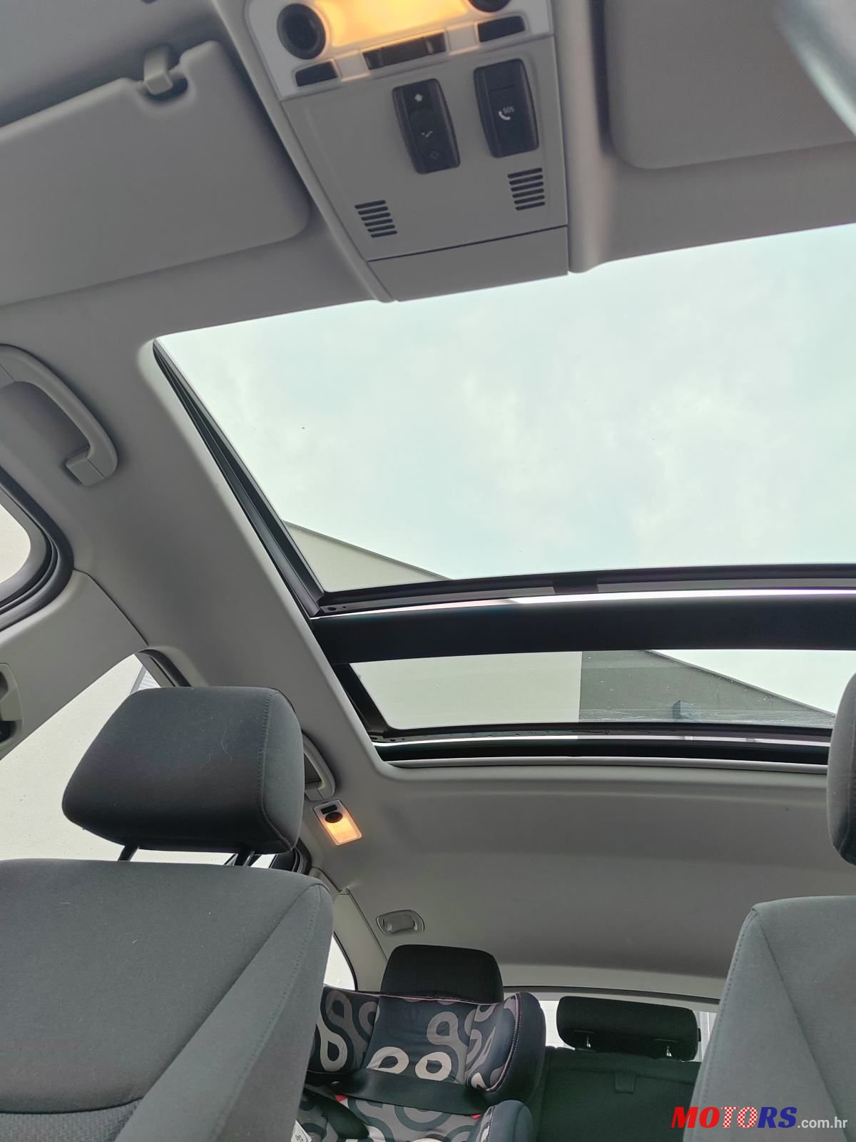 2012' BMW Serija 3 318D photo #6