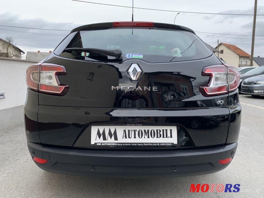 2011' Renault Megane Grandtour photo #2