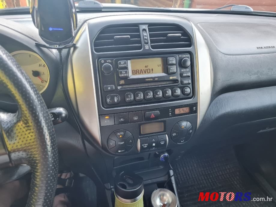 2005' Toyota RAV4 photo #6