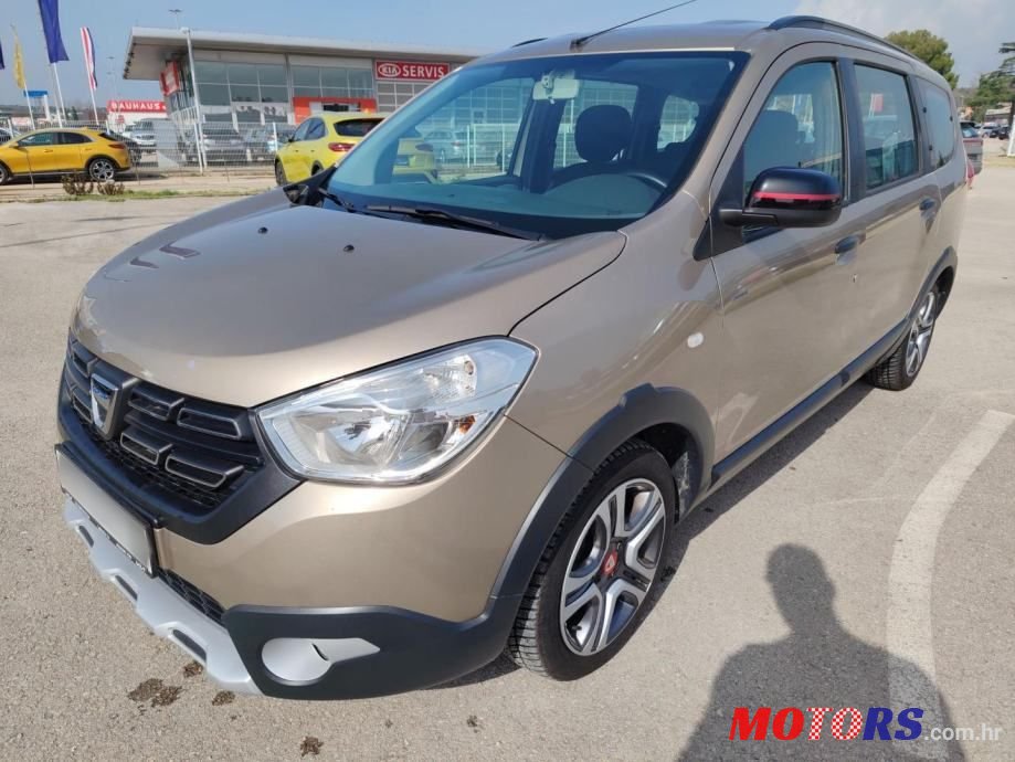 2019' Dacia Lodgy Stepway photo #1