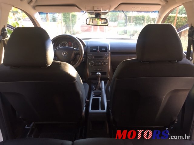 2008' Mercedes-Benz A 180 photo #2