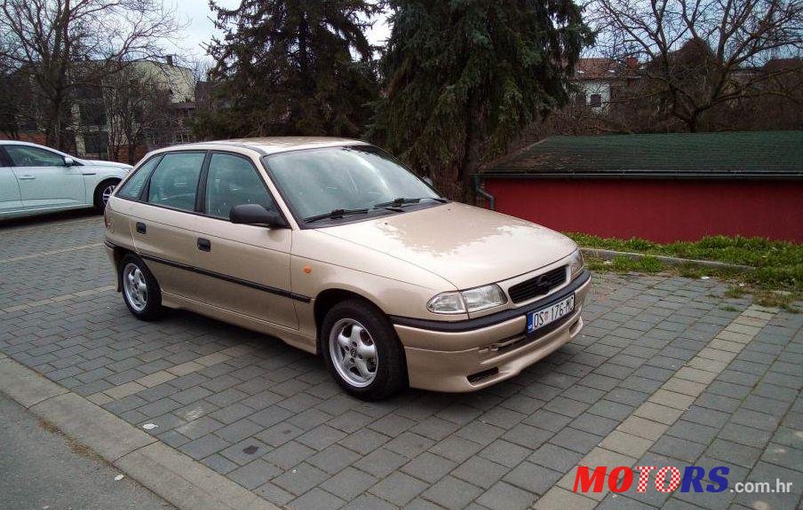 2001' Opel Astra 1,4 photo #1