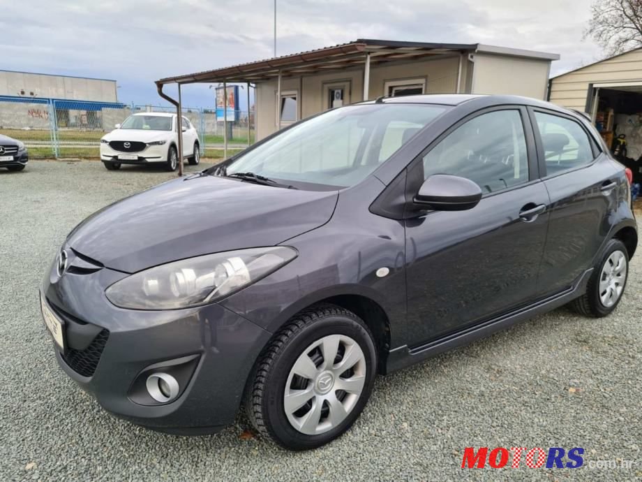 2013' Mazda 2 2 Cd95 photo #1