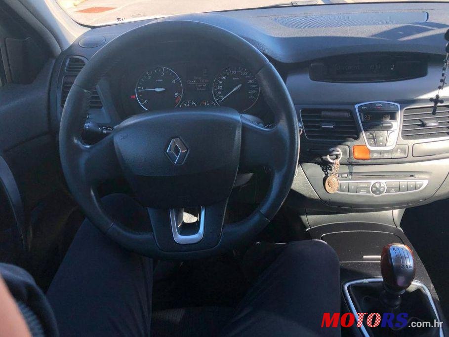 2008' Renault Laguna 2,0 Dci photo #1