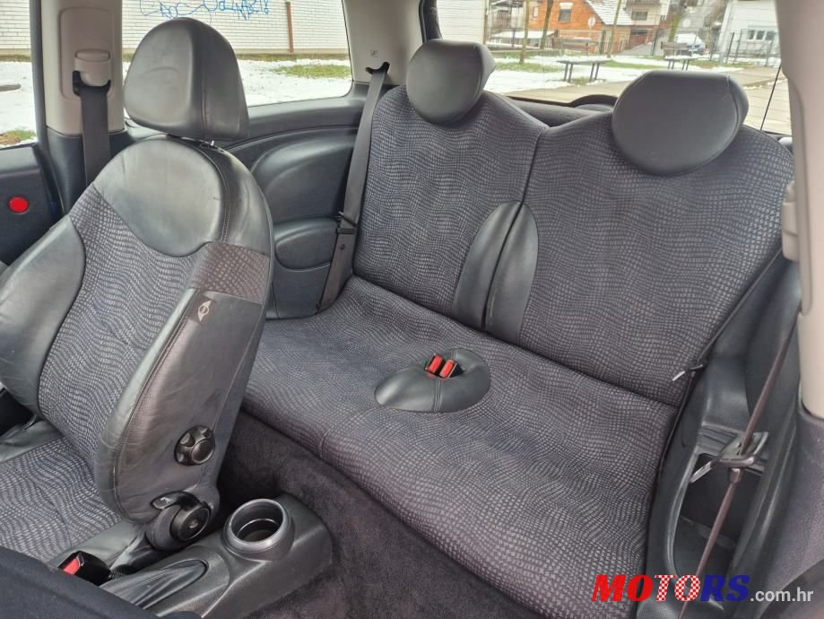 2006' MINI One 1.4D photo #5