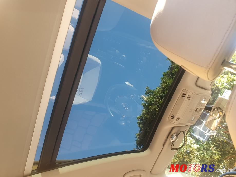 2014' Volkswagen Golf photo #6