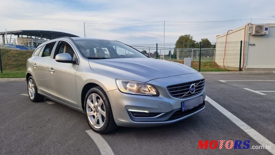 2013' Volvo V60 D2 photo #2