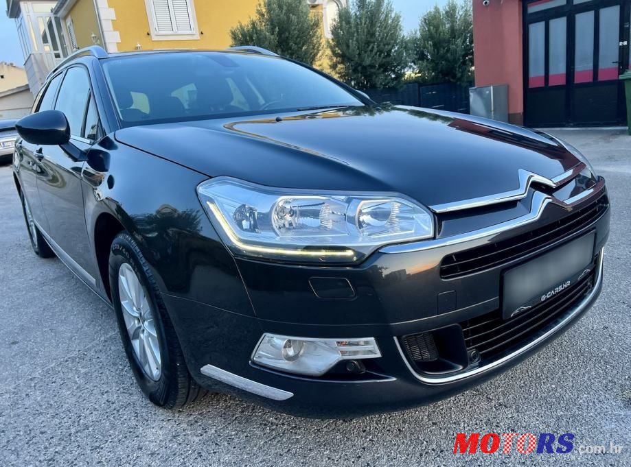 2013' Citroen C5 Break photo #1