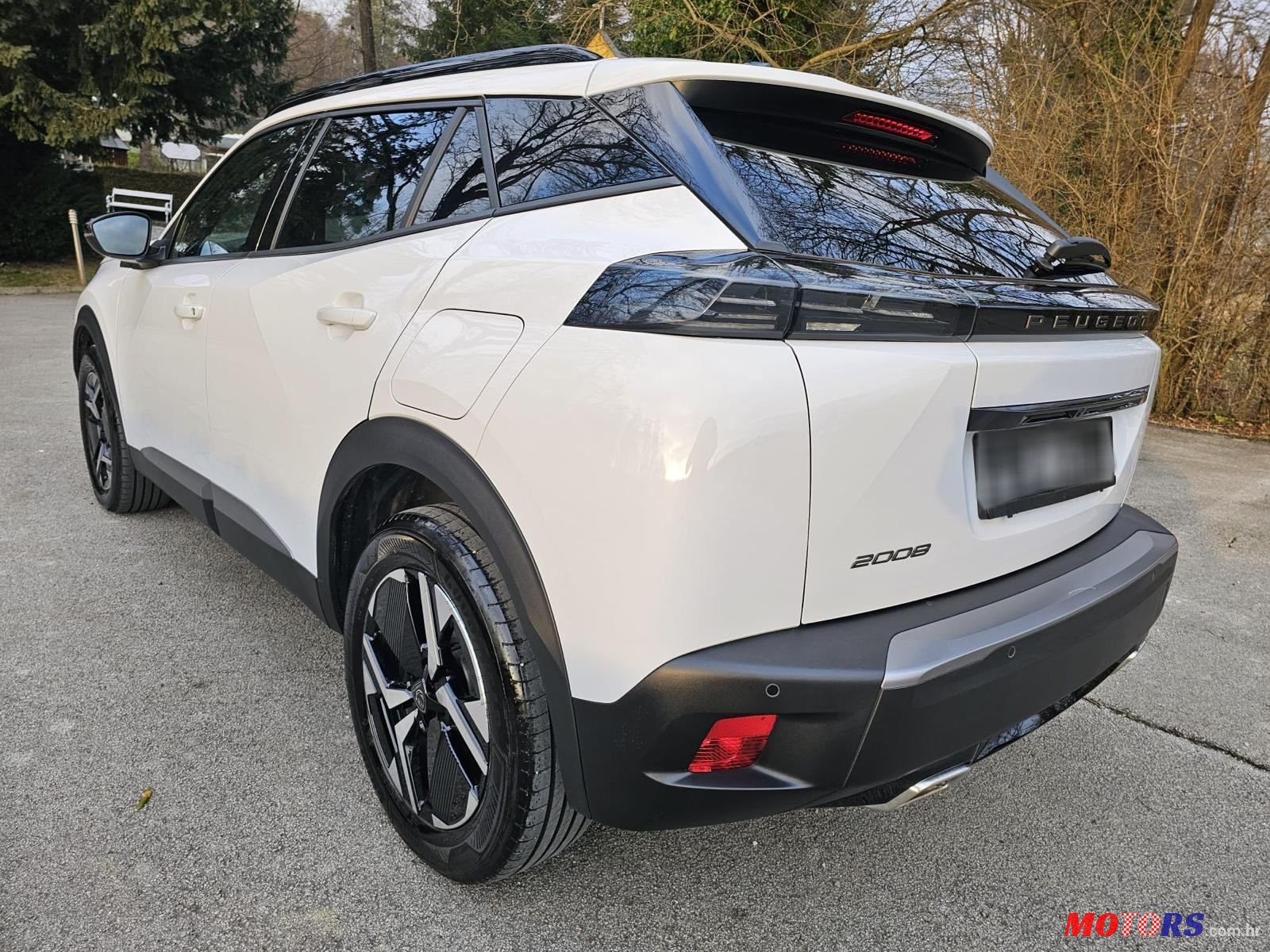 2024' Peugeot 2008 1.2 photo #5