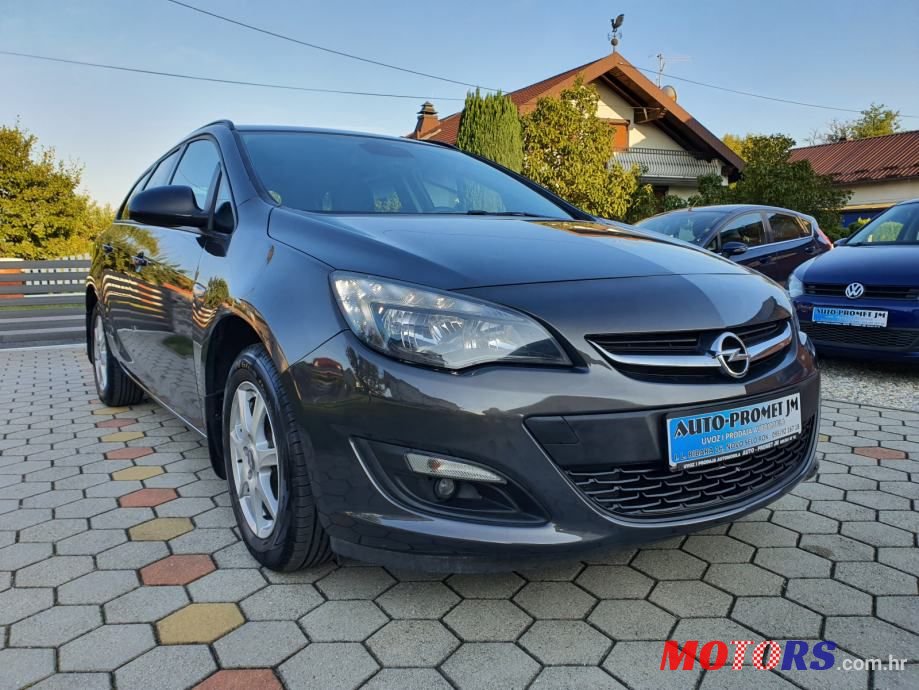 2014' Opel Astra Karavan photo #2