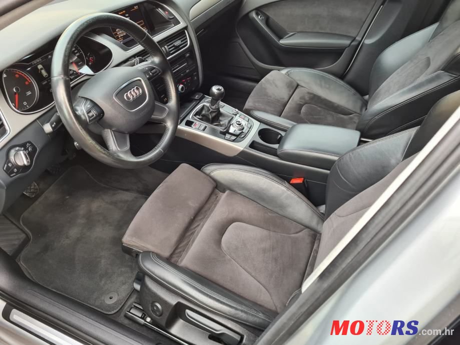 2012' Audi A4 Avant photo #2