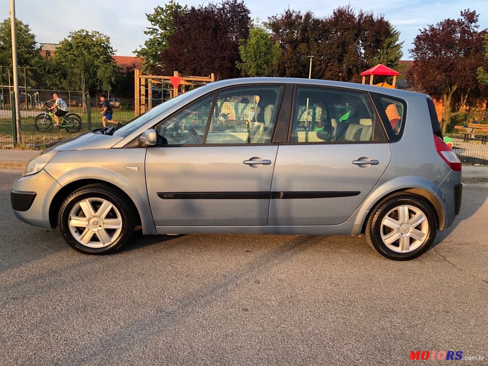 2007' Renault Scenic 1,5 Dci photo #6