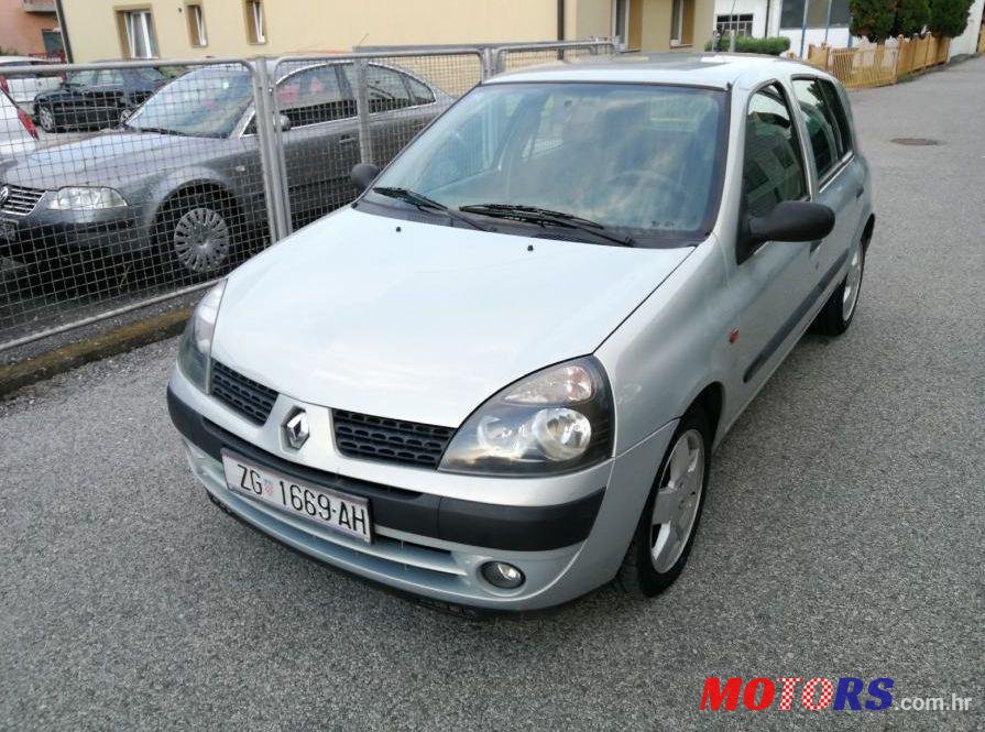 2002' Renault Clio 1,5 Dci photo #1