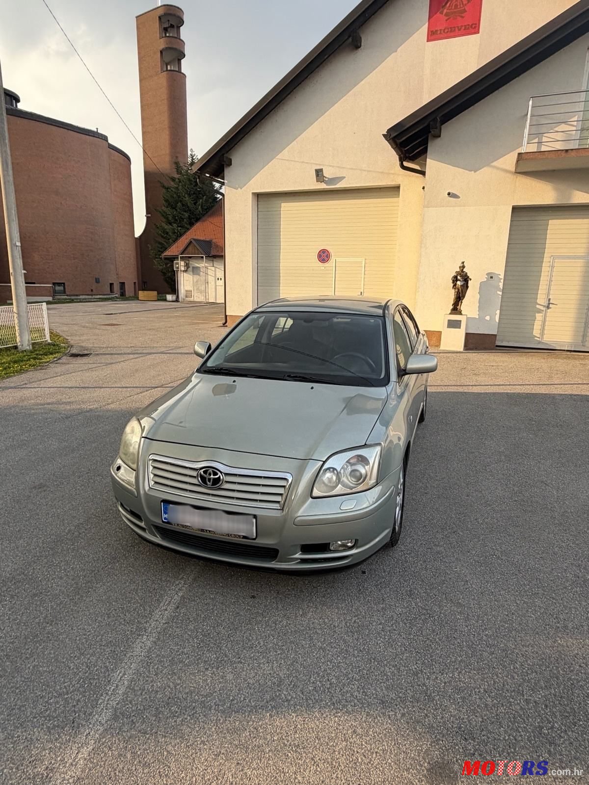 2004' Toyota Avensis 2,0 D-4D photo #1