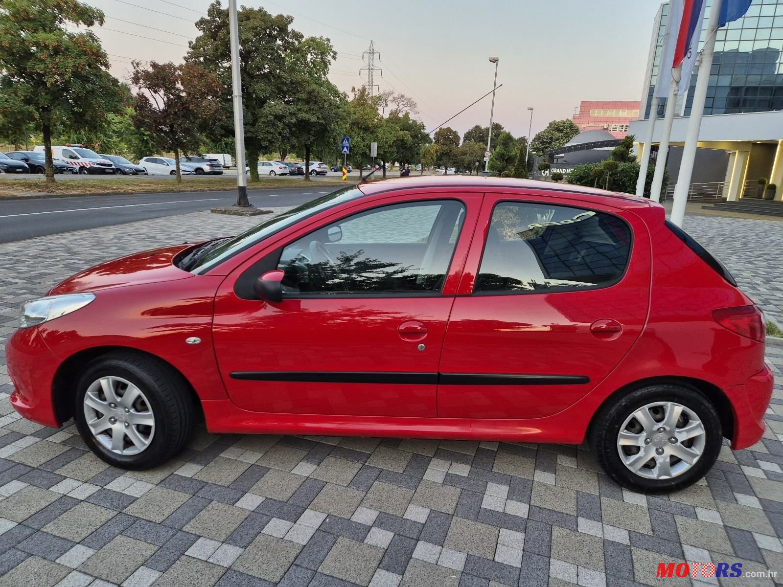 2011' Peugeot 206 1,1 photo #4