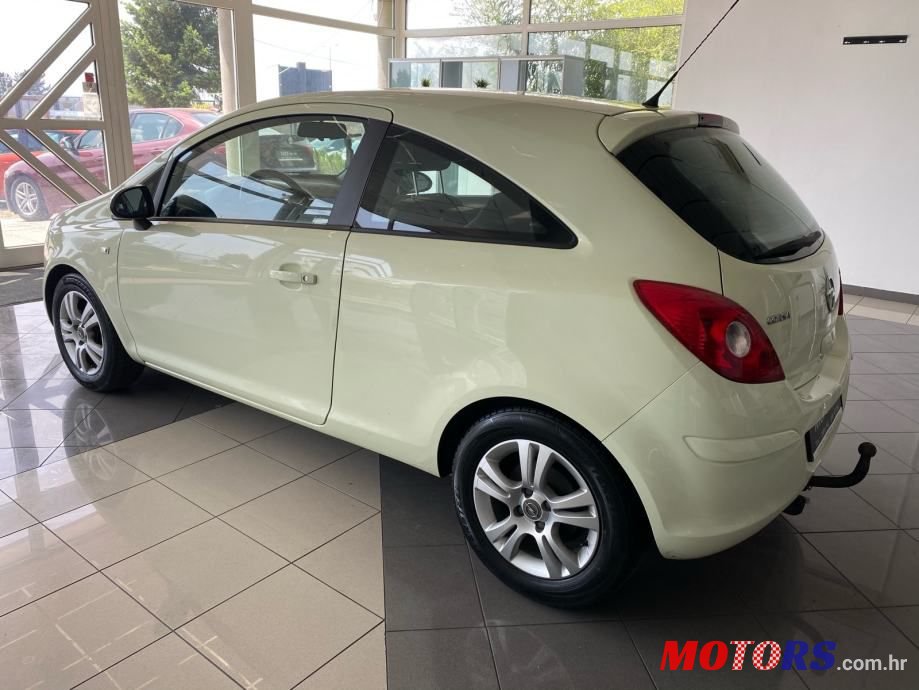 2011' Opel Corsa photo #6