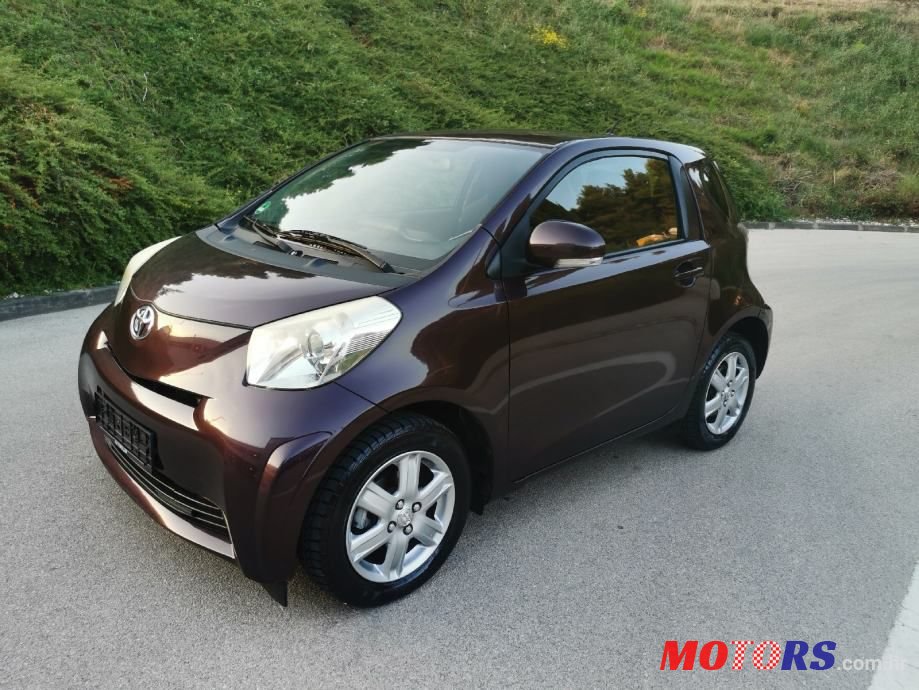 2009' Toyota iQ photo #2