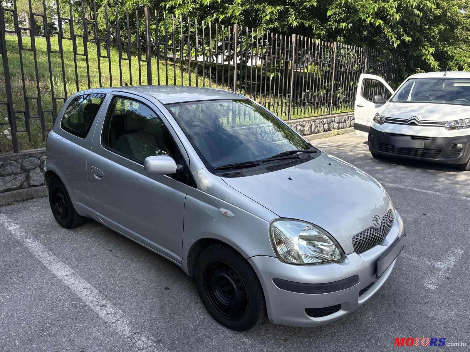 2009' Toyota Yaris 1,0 Vvt-I Cool photo #2
