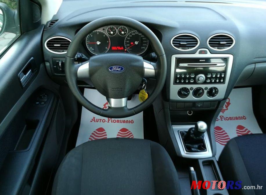 2008' Ford Focus Karavan photo #2