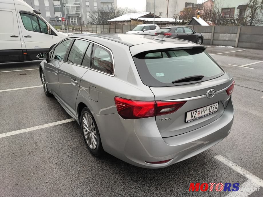 2016' Toyota Avensis Wagon photo #5