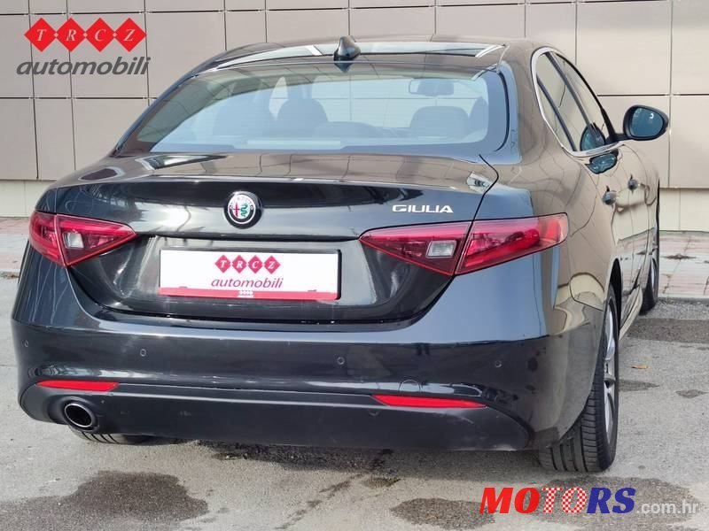 2016' Alfa Romeo Giulia 2.2 D photo #3