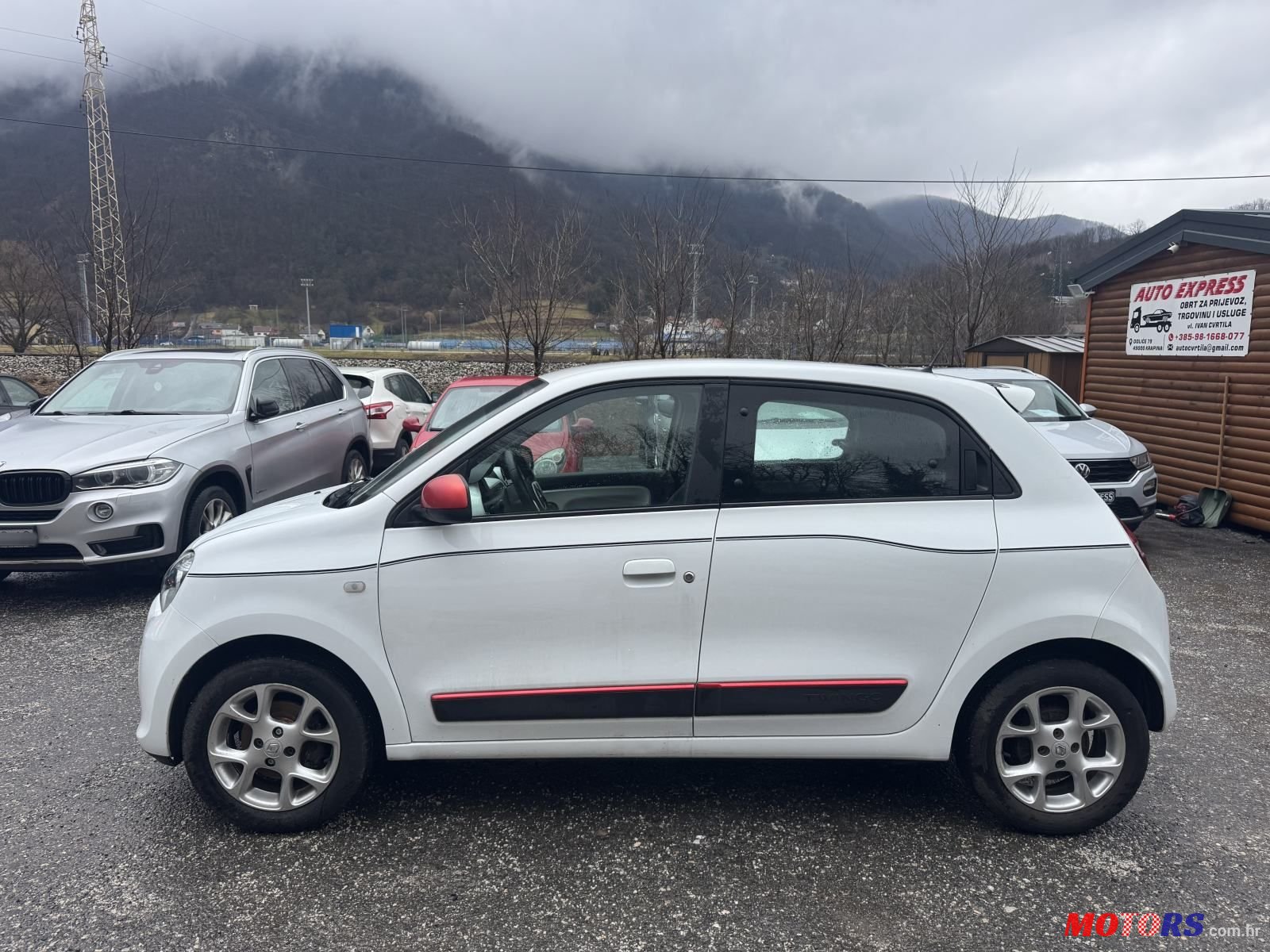 2015' Renault Twingo Sce photo #2