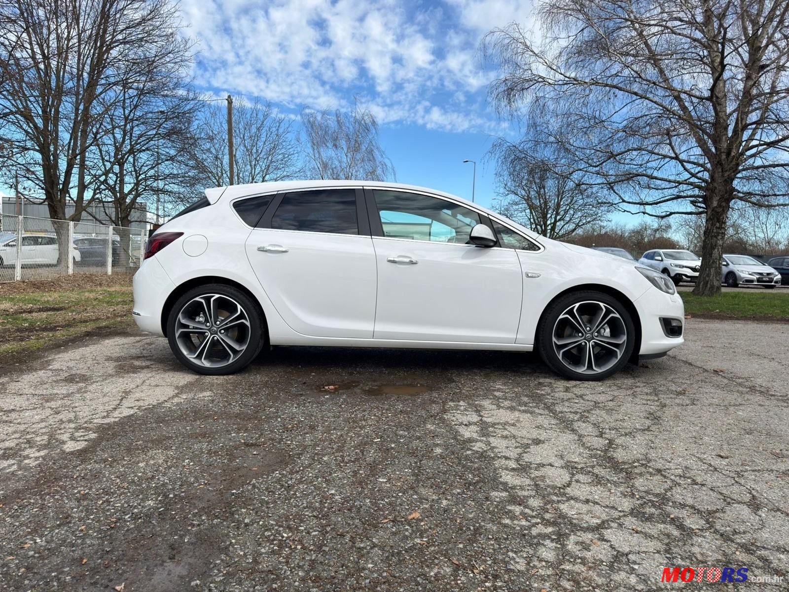 2013' Opel Astra 2.0Cdti photo #6