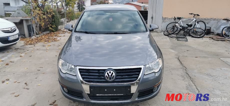 2005' Volkswagen Passat photo #2