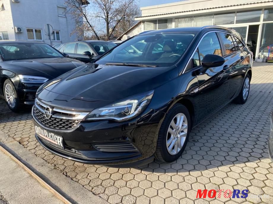 2018' Opel Astra Karavan photo #1