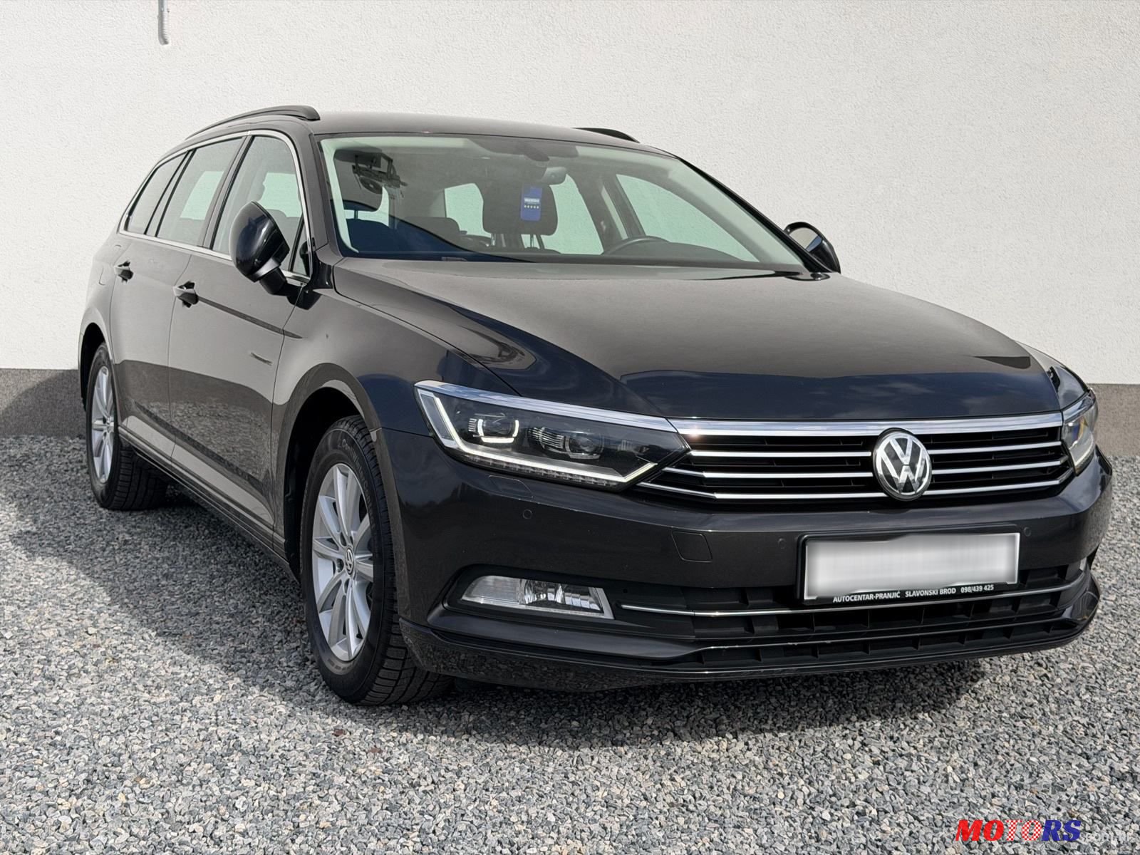 2017' Volkswagen Passat Variant photo #1