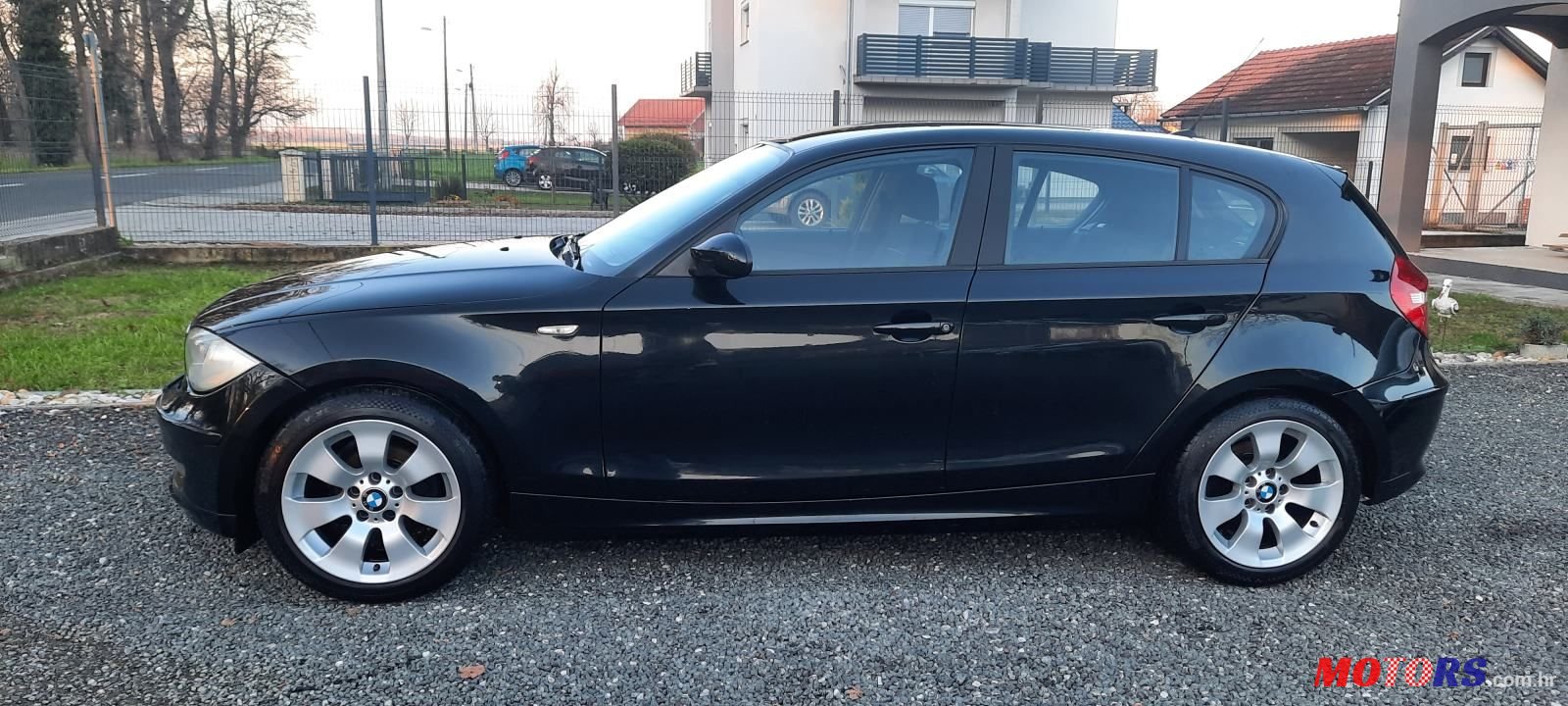 2010' BMW Serija 1 116D photo #6
